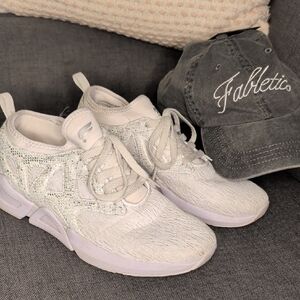 Fabletics Redondo Performance Sneaker And Dad Hat Women's 9.5